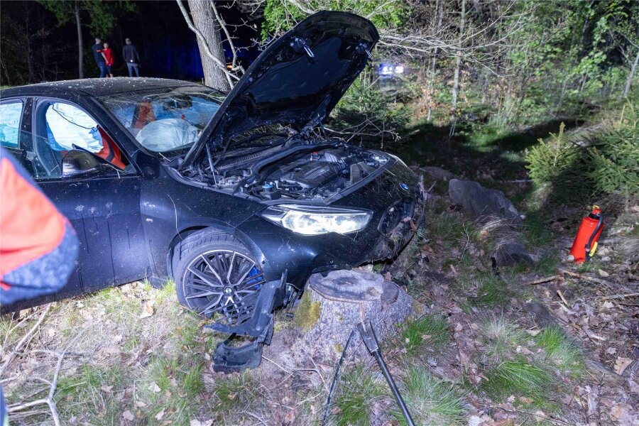 Unfall zwischen Oberschöna und Freiberg: Missglücktes Überholmanöver - Am Montagabend kam es bei Oberschöna zu einem Verkehrsunfall.