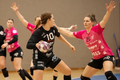 Ungarin ist beim BSV Sachsen Zwickau der Boss auf der Platte - Seit dieser Saison verstärkt Rückraumspielerin Rita Lakatos die Bundesliga-Handballerinnen des BSV Sachsen Zwickau. Vor allem mit ihrer Übersicht im Angriffsspiel überzeugt sie auf der Platte.
