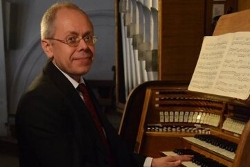 Ungarischer Organist zu Gast - Gergely Fina gastiert am Sonntag in Frauenstein. 