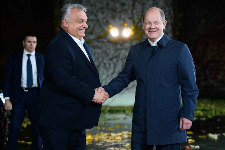 Ungarn auf Mega-Mission - Ungarns Ministerpräsident Viktor Orbán besuchte im Herbst vergangenen Jahres Bundeskanzler Olaf Scholz in Berlin.