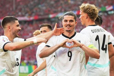 "Unglaublich": Rangnicks Österreicher verderben Oranje-Party - Dortmunds Marcel Sabitzer (M) erzielte den Siegtreffer für Österreich.