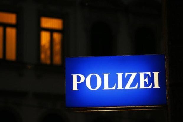 Unter Drogeneinfluss: 34-Jähriger bedroht in Chemnitz eigenes Kind mit Messer - 