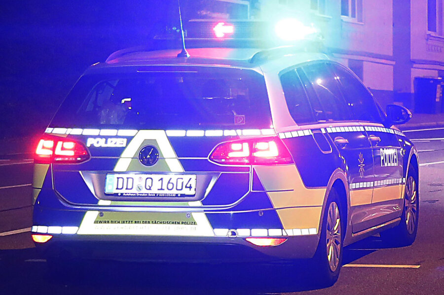 Unter Drogeneinfluss mit parkendem VW kollidiert - 20.000 Euro Schaden - 