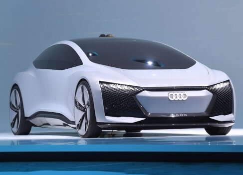 Unter Strom -              Rollendes Wohnzimmer: Der Audi Aicon liefert Ausblicke auf das autonome Fahren.           