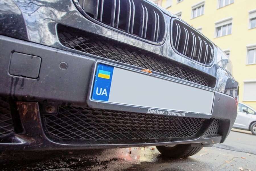 Unversicherte ukrainische Autos: Was bei einem Unfall zu tun ist - Ukrainische Autos gehören auch im Vogtland zum Straßenbild, nicht alle haben eine gültige Haftpflichtversicherung. Wer in einen Unfall verwickelt wird, kann dennoch eine Schadensregulierung durchsetzen.