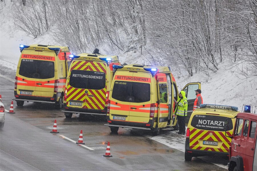 Unwetterwarnung für Teile des Landkreises Zwickau: So ist die Lage am Mittwoch - Der Rettungszweckverband hat das Personal in den Rettungswachen aufgestockt.