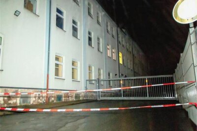 Update: Ehemann in Crimmitschau wird verdächtigt, seine Frau (33) erstochen zu haben - Die Frau lebte seit Frühjahr vergangenen Jahres in der Einrichtung in Crimmitschau 