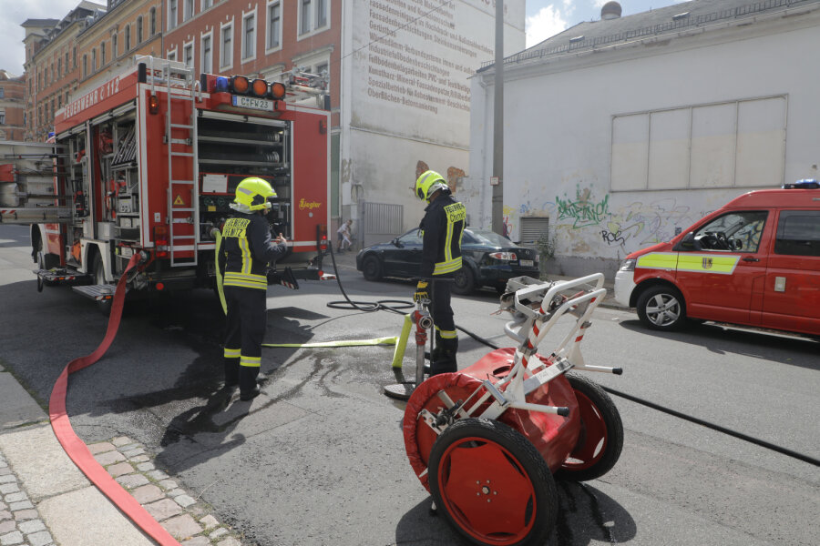 Update: Erneuter Brand an der Lessingstraße - Tatverdächtiger auf freiem Fuß - In einem leerstehenden Haus an der Lessingstraße auf dem Chemnitzer Sonnenberg ist am Samstagmittag ein Feuer ausgebrochen.