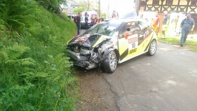 Update: Sachsenrallye wegen Unfall unterbrochen - Noller siegt im Porsche - 