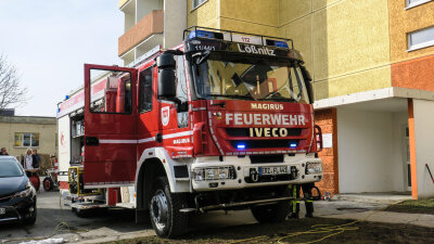 Update: Senior tot nach Brand in Wohnung gefunden - Als die Feuerwehr in die Wohnung in Lößnitz gelangte, war der Brand in der Küche bereits ausgegangen.