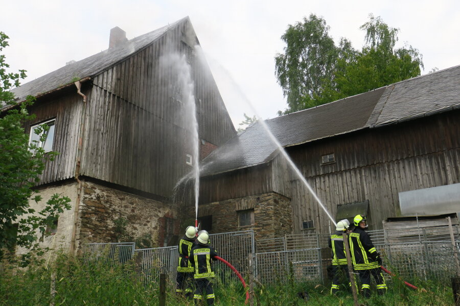 Update: Technischer Defekt Ursache für Dachbodenbrand - 