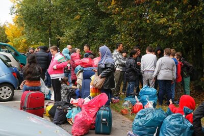 UPDATE: Viele Flüchtlinge wollen Turnhalle nicht beziehen - 