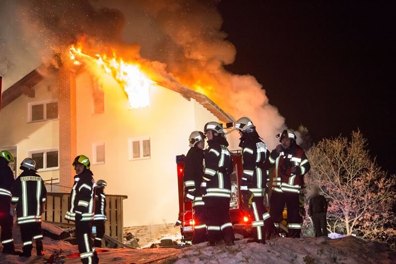 Update: Wohnhaus in Beierfeld nach Brand unbewohnbar - 