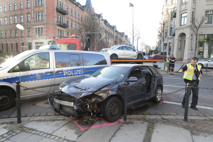 Update: Zwei Frauen bei Unfall auf Kaßberg schwer verletzt - 