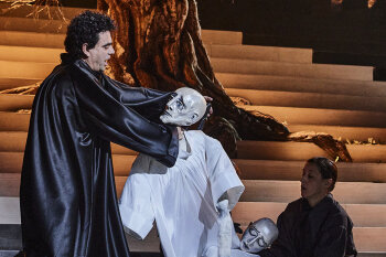 400 Jahre alt und doch modern: Die Oper "L'Orfeo" von Claudio Monteverdi überzeugt an der Dresdner Semperoper nicht nur wegen des Darstellers der Titelfigur, Rolando Villazón.