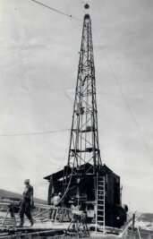 Uran-Kundschafter im Auftrag der Wismut - Der König der Mobilbohrer auf einem Kraz-Lkw: Der Turm wurde hochgeklappt, der Bohrer kam bis 890 Meter tief. 