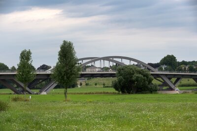 Urteil: Dresdner Waldschlößchenbrücke bleibt stehen - 