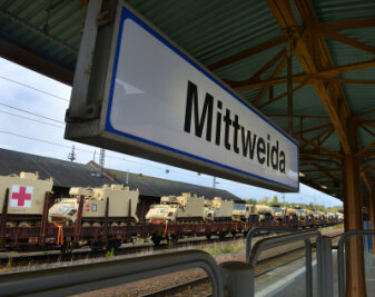 US-Panzer auf Durchreise in Mittweida - Der Transportzug mit den US-Panzern steht derzeit auf dem Mittweidaer Bahnhof, soll aber mit Ziel Bremerhaven weiterfahren.