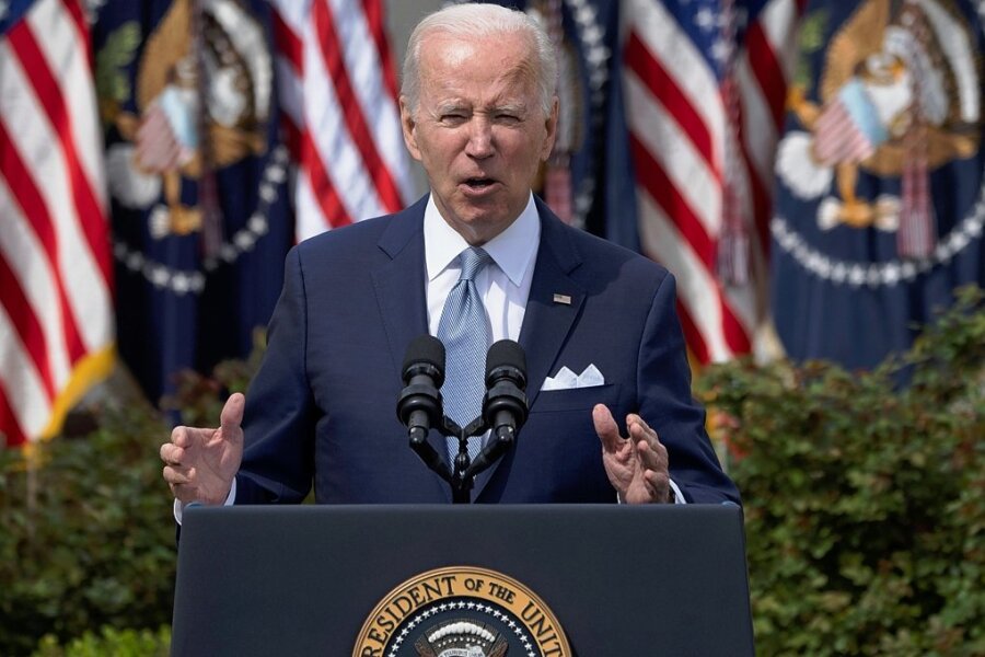 "Ich habe es Völkermord genannt", sagt US-Präsident Joe Biden zu Berichten über Kriegsgräuel in der Ukraine. 