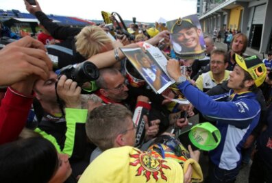 Valentino Rossi begeistert Fans am Sachsenring - Valentino Rossi am Donnerstag auf dem Sachsenring.