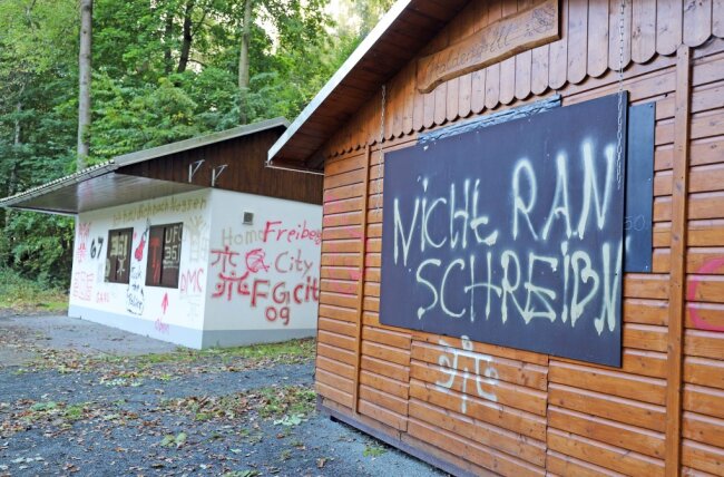 Vandalismus im Zuger Haldenpark - 