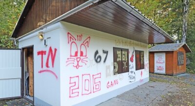 Vandalismus im Zuger Haldenpark - Die beiden Kioske im Haldenpark Zug wurden vermutlich in der Nacht auf Samstag Opfer von Vandalismus. 