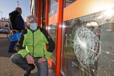 Vandalismus in Meerane: Sechs Geschäfte und Blitzer betroffen - 