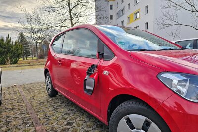 Vandalismus in Zwickau: Autospiegel in Neuplanitz abgetreten - 