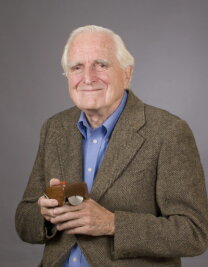 Vater des Klicks: Erfinder der Computermaus Engelbart gestorben - Douglas Engelbart, Internetvisionär, Erfindergenie und Entwickler der Computermaus, ist tot.