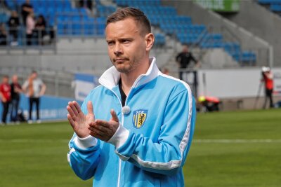 Verabschiedung und Neuanfang vor dem Derby: Chris Löwe wird Sportdirektor beim Chemnitzer FC - Chris Löwe beendet seine aktive Karriere und wurde am Ostersonntag vor dem Derby gegen Zwickau verabschiedet.