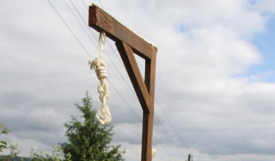 Verachtung für Ehebrecher und Mörder - Zum Tode durch Erhängen waren der Fuhrmann und seine Geliebte verurteilt worden. 