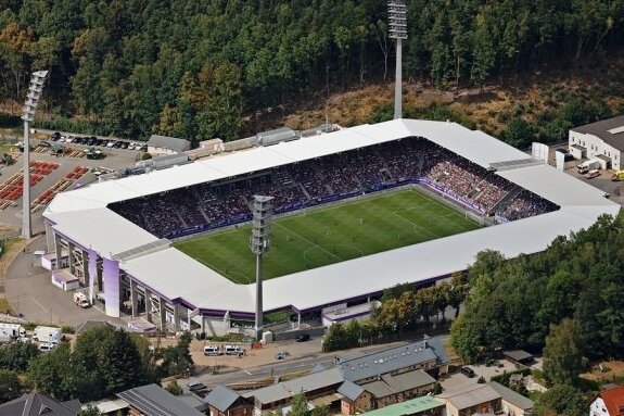 Veranstaltungen mit bis zu 25.000 Zuschauern unter Bedingungen erlaubt - Das Stadion vom Verein Erzgebirge Aue. 