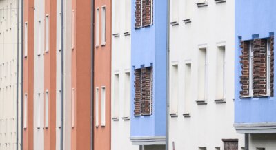 Verbände: Ostdeutscher Wohnungsmarkt anders als im Westen - Blick auf Mehrfamilienhäuser in der Innenstadt.