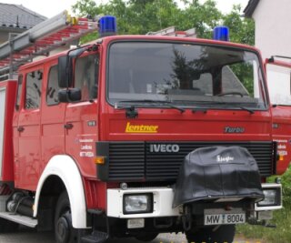 Verbandschef fordert mehr Geld für Zivilschutz - Löschgruppenfahrzeug der FFW Irbersdorf: Es wurde 1994 in Dienst gestellt, kam 2020 aber nicht durch den Tüv und ist stillgelegt. 