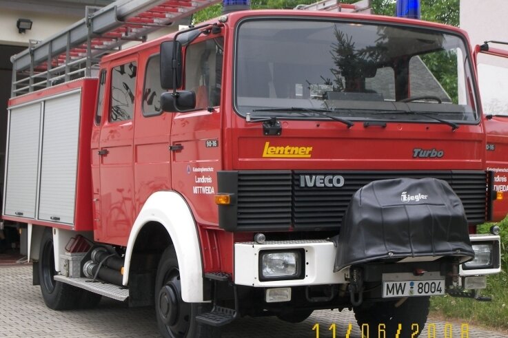 Verbandschef fordert mehr Geld für Zivilschutz - Löschgruppenfahrzeug der Feuerwehr Irbersdorf: Es wurde 1994 in Dienst gestellt, kam 2020 nicht durch den Tüv und ist stillgelegt. 