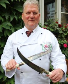 Verein der Zwickauer Köche feiert Hundertjähriges - Uwe Wirkner, der Zweite Vorsitzende des Zwickauer Köchevereins, ist ein passionierter Messersammler. 