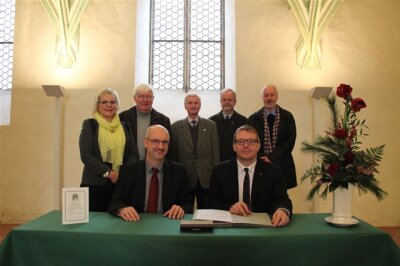 Vereinbarung zum Weiterbau und zur Fertigstellung des Freiberger Domkreuzganges St. Marien vertraglich festgeschrieben - 