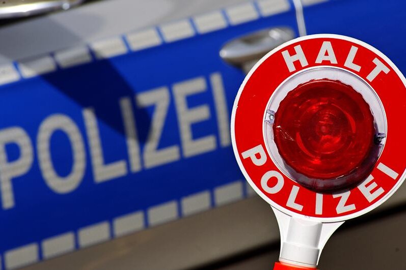 Verfolgungsjagd: 19-Jähriger rast mit bis zu 180 km/h durch Oberlungwitz - 