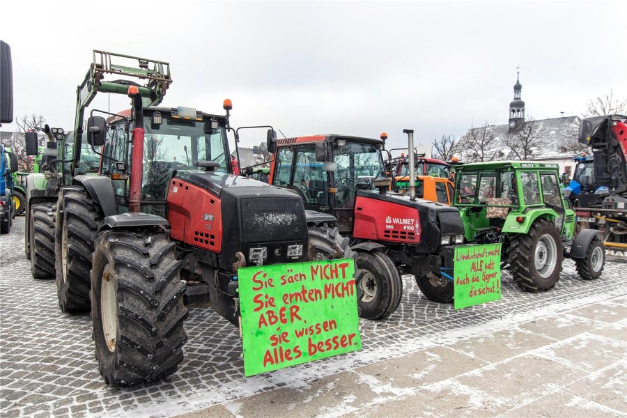 Verkehrsbehinderungen auf B 174 zu erwarten: Deutsche und tschechische Bauern üben in Reitzenhain den Schulterschluss - Bauernprotest am 8. Januar auf dem Marienberger Markt.