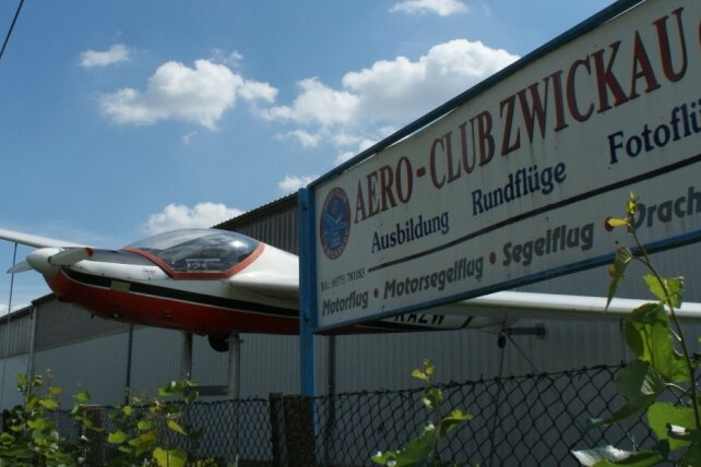 Verkehrsflug begann vor 95 Jahren - Auf dem Zwickauer Flugplatz an der Reichenbacher Straße werden im Juni die Deutschen Segelmeisterschaften ausgetragen. 