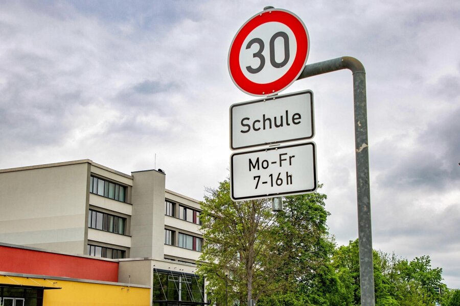 Verkehrsführung in Auerbach: Neue Regelungen für mehr Sicherheit - In der Seminarstraße ändert sich die Verkehrsführung. Zudem ist dort nur noch Tempo 30 erlaubt.