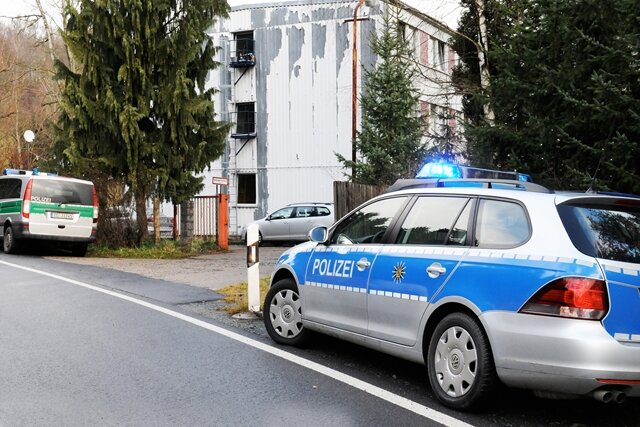 Ein junger Mann ist am Montag aus dem Fenster eines Asylbewerberheims in Venusberg gesprungen.
