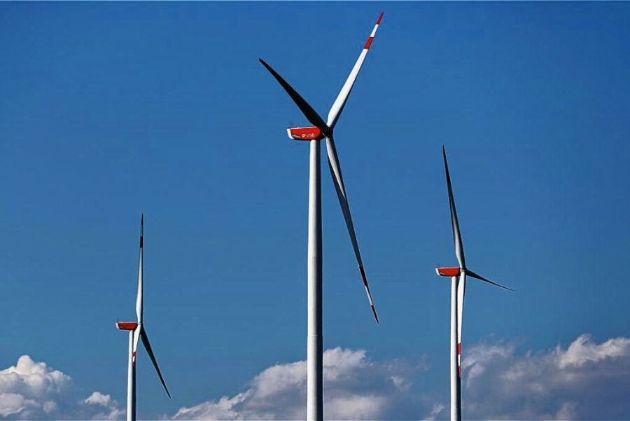 Verliert mein Grundstück an Wert? Was Anwohner zum Mega-Windpark bei Glauchau wissen wollen - Die Windräder kommen: Neun große Anlagen sollen bei Glauchau entstehen.