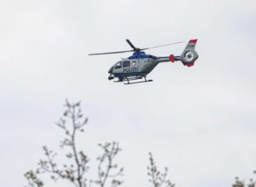 Der Hubschrauber kreiste am Sonntag längere Zeit über Plauen.
