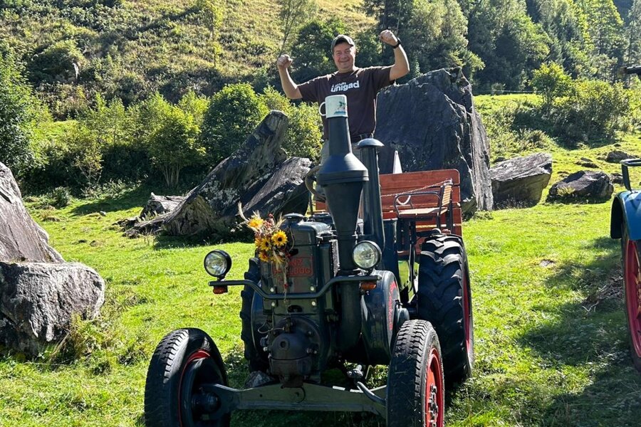 Verrücktes Geburtstagsgeschenk: Leubsdorfer fährt mit dem Traktor auf den höchsten Berg Österreichs - Alexander Ehnert hat mit seinem Lanz Bulldog an der Weltmeisterschaft in Österreich teilgenommen.