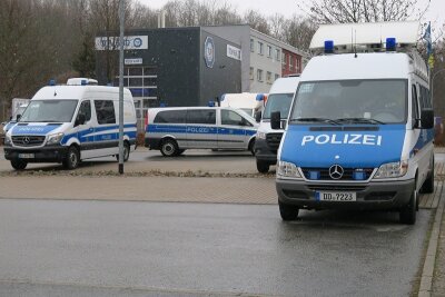 Versammlungsverbot: Polizei zeigt in Schwarzenberg Präsenz - 