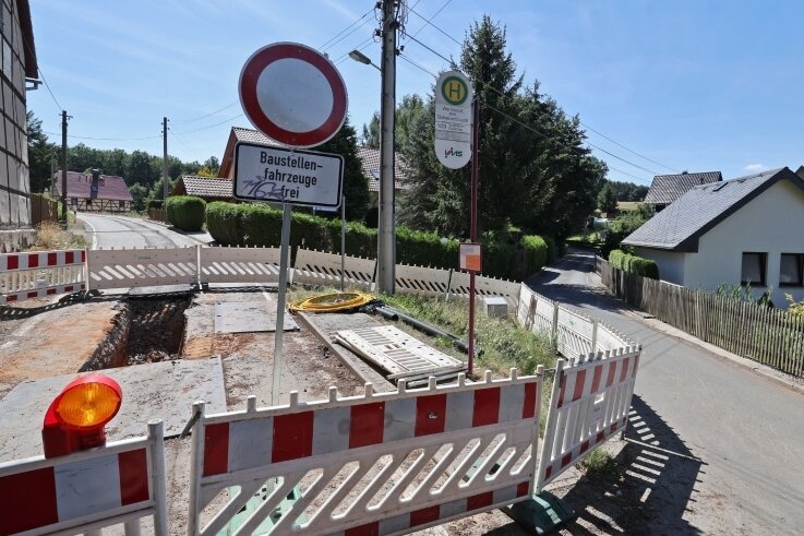 Versorger baut trotz Gaskrise weiter - Bauarbeiten an einer Gasleitung im Glauchauer Ortsteil Wernsdorf. 