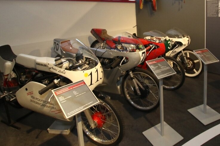 Während im Textil- und Rennsportmuseum in Hohenstein-Ernstthal historische Straßenrennmotorräder zu sehen sind, geht es in Zschopau um Enduro.