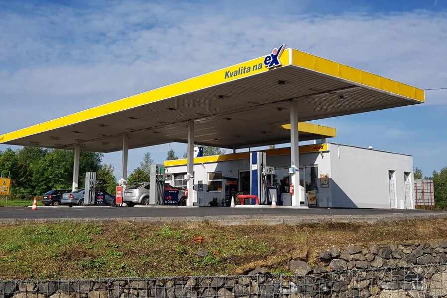 Verunreinigter Diesel aus Tschechien sorgt für reihenweise Fahrzeugschäden im Vogtland - Die Armex-Tankstelle in Vojtanov.