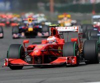 Vettel fährt bei Räikkönen-Sieg auf Rang drei - Kimi Räikkönen fuhr in Belgien zum Sieg